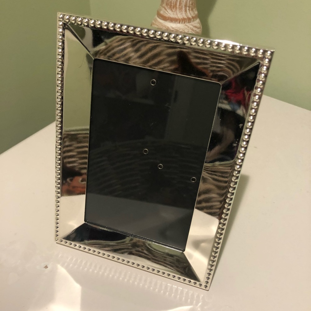 Unused silver photo frame